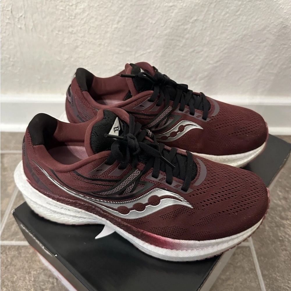 Saucony Burgundy Athletic Sneakers Women’s 8 Wide
